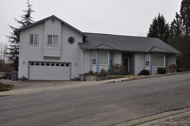 1105 NW Regent Dr, Grants Pass, OR 97526 - photo 2