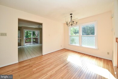 1618 Oak Spring Way, Reston, VA 20190 - photo 4