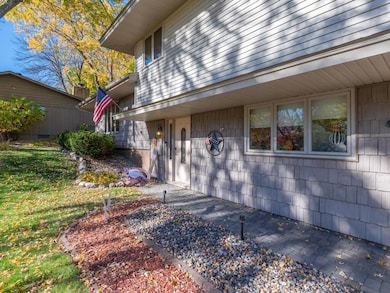 3032 Independence Cir N, New Hope, MN 55427 - photo 3