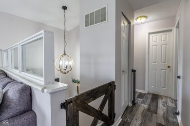 8231 N Chaucer Ct, Columbus, IN 47201 - photo 5