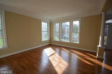 5501 Crofton Green Dr, Fairfax, VA 22030 - photo 6