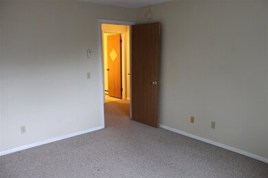 R6 Grandview Dr, South Burlington, VT 05403 - photo 7