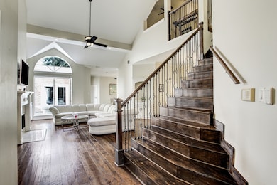 10116 Valley Forge Dr unit 16, Houston, TX 77042 - photo 2