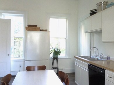 425 Middle St unit 5, Portsmouth, NH 03801 - photo 2