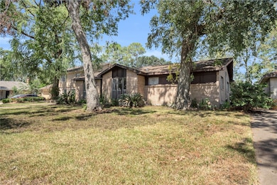 7411 Tall Pines Dr, Houston, TX 77088 - photo 2