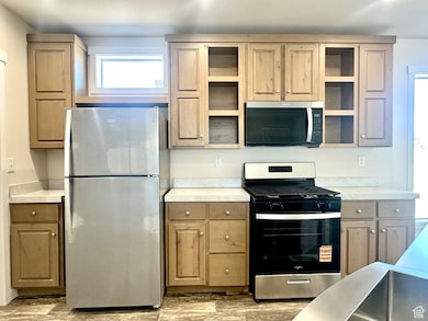 All  kitchen appliances are included!