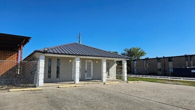 13907 Gainesville St, Houston, TX 77015 - photo 3