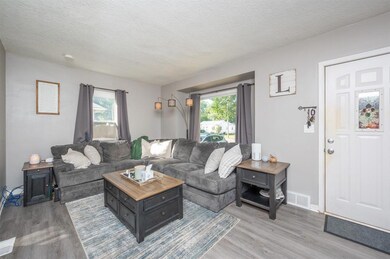 3935 54th St, Des Moines, IA 50310 - photo 4