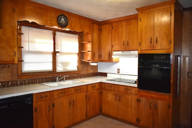 1512 Pearl Ave, Albany, GA 31707 - photo 3