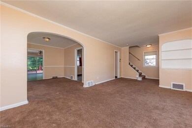 24301 Yosemite Dr, Euclid, OH 44117 - photo 5