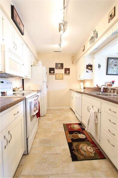 Bright, well lit kitchen