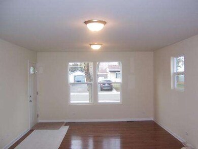 17 Cardinal Ln, Carpentersville, IL 60110 - photo 3