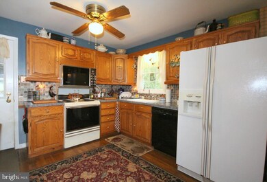 19942 Woodtrail Rd, Round Hill, VA 20141 - photo 5