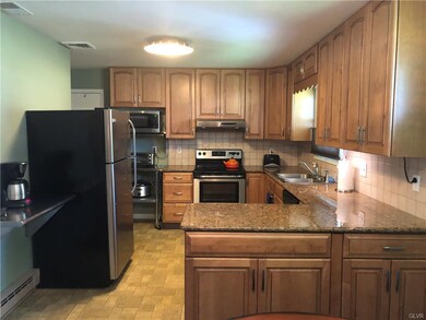 3146 Terrace Cir, Whitehall, PA 18052 - photo 4