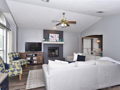 4008 S Poplar Ave, Broken Arrow, OK 74011 - photo 5