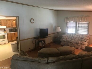Large open family room with vaulted ceiling