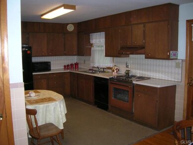 6048 Snyders Church Rd, Bath, PA 18014 - photo 7