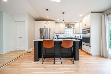 692 S 9th St-42