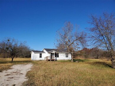 123 Mill Creek Dr, Weatherford, TX 76085 - photo 2