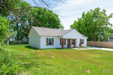 908 Castle St, Shelbyville, TN 37160 - photo 2