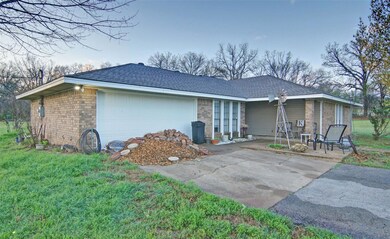 302 De la Cruz St, Weatherford, TX 76085 - photo 3