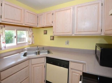 205 Bolz Rd, Carpentersville, IL 60110 - photo 7