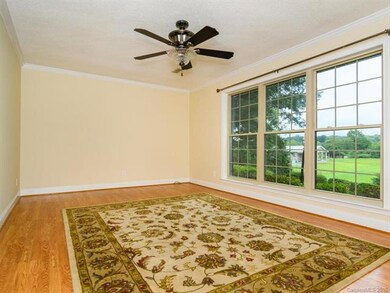 101 Pinehurst Dr, Hendersonville, NC 28792 - photo 4