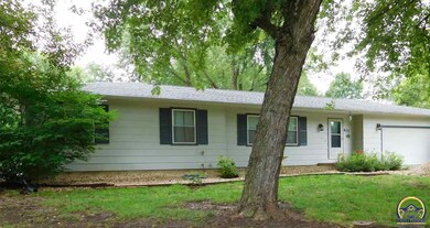 417 Main St, Maple Hill, KS 66507 - photo 2