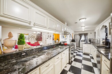 6933 Shotwell St, Houston, TX 77028 - photo 7