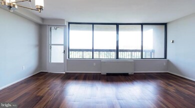 Skyline Plaza unit 1010S, Baileys Crossroads, VA 22041 - photo 4