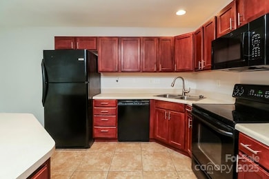 10007 University Park Ln, Charlotte, NC 28213 - photo 6