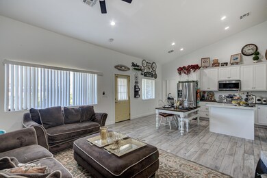 3616 N 11th St-7