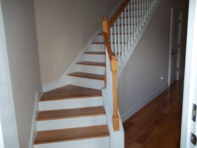 508 Fox Run Cir, Brunswick, GA 31525 - photo 2