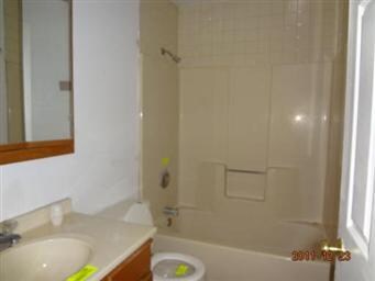 109 Bolz Rd, Carpentersville, IL 60110 - photo 6