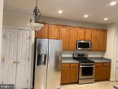 2470 Curie Ct unit 16, Herndon, VA 20171 - photo 3