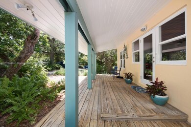 'Old Florida' Shaded Front Porch