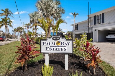 Nestled in between the Gulf and Bay with direct Gu