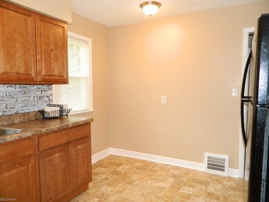 Dine In Area of Kitchen!