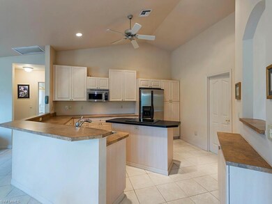 Central Kitchen Great For Entertaining