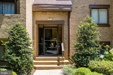 1631 Parkcrest Cir unit 8B/101, Reston, VA 20190 - photo 3