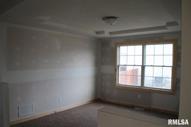 1638 W 67th St, Davenport, IA 52806 - photo 3