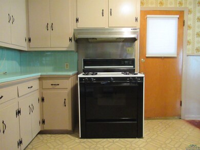 613 Omega St, Longview, TX 75601 - photo 5