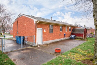 9408 Doewood Ln, Louisville, KY 40291 - photo 6