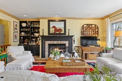 06_4089BirchmontAve_10001_LivingRoom_Low