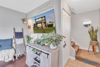 2205 Dahlia Cir, Toledo, OH 43611 - photo 6