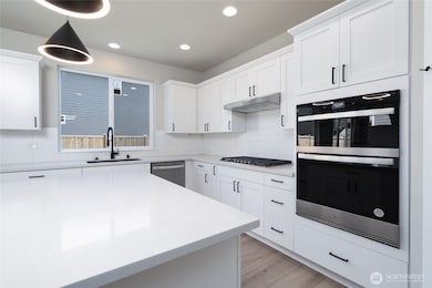 Photos are of another home in the community and are for illustration purposes only to reflect typical finishes.  May depict seller enhancements.  Colors and options may vary.