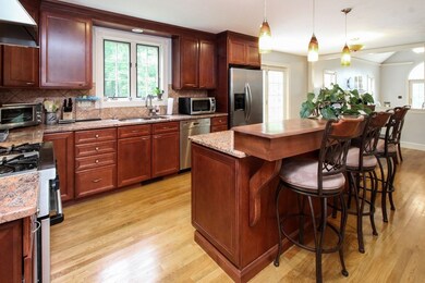 11 Olde Surrey Ln, Medway, MA 02053 - photo 4