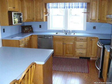 480 Crescent Ave, Highland, NY 12528 - photo 4