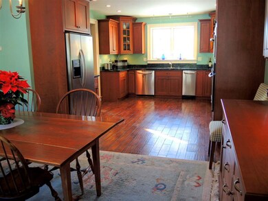 128 Meadowcrest Dr, North Clarendon, VT 05759 - photo 4