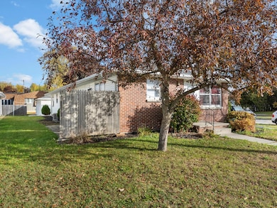 3502 W Marshall St, Manitowoc, WI 54220 - photo 2